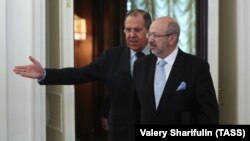 Sergei Lavrov îl întîmpină pe Lamberto Zannier, 