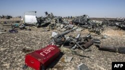 Обломки потерпевшего крушение российского самолета Airbus A321.