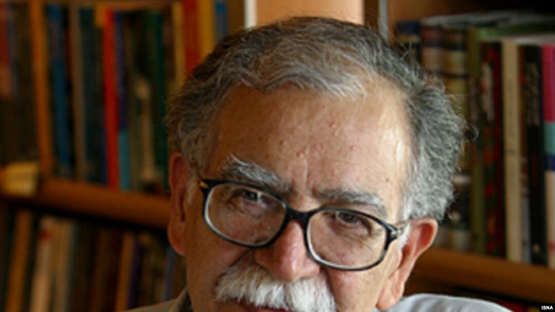 علی اشرف درويشيان که يکی از قديمی ترين اعضای کانون نويسندگان ايران است، درسال ۲۰۰۶ جايزه «هلمن همت» سازمان ديده بان حقوق بشر را به خود اختصاص داد.