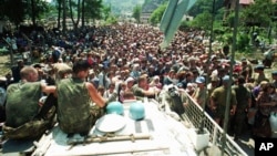 Holandski bataljon UN-a i Potočarima, 12. juli 1995.