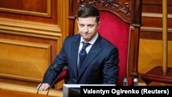 23 травня набув чинності указ президента України Володимира Зеленського, який достроково припинив повноваження парламенту восьмого скликання