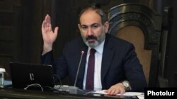 Armenia-Prime Minister Nikol Pashinian chairs the Government's session, 8 Feb2019