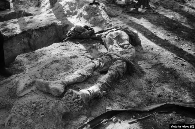 Изюм, эксгумация, сентябрь 2022 г