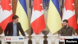 Kanadski premijer Justin Trudeau i ukrajinski predsjednik Volodimir Zelenski tokom konferencije za novinare u Kijevu 8. maja 