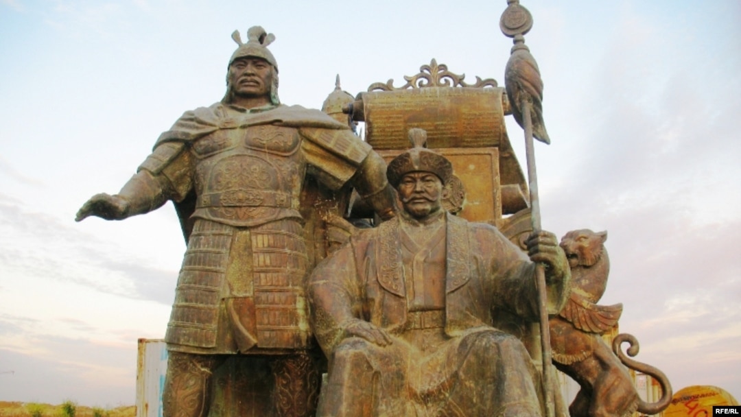 Орыс лесбиянка қызы бетімен отырды