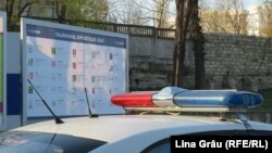 Poliția de gardă la Centrul expozițional Moldexpo, de la Chișinău. 