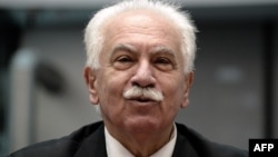 Догу Перінчек, голова турецької партії «Батьківщина» та лідер турецьких євразійців