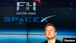Elon Musk, themelues i kompanisë së transportit hapësinor, SpaceX.