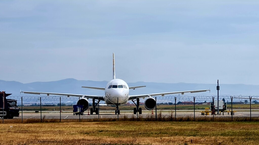 Mbi 110 afganë largohen nga Kosova