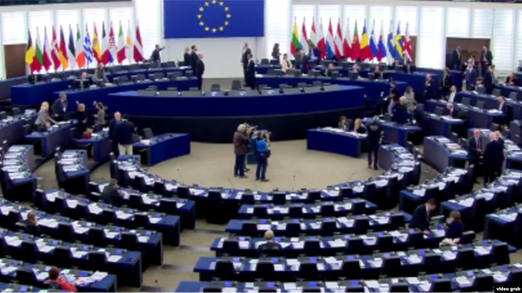 اعضای پارلمان اروپا همچنین خواستار پایان آزار و اذیت و تعقیب قضایی فعالان حقوق بشر و روزنامه نگاران و خانوادههایشان شدهاند.(عکس از آرشیو)