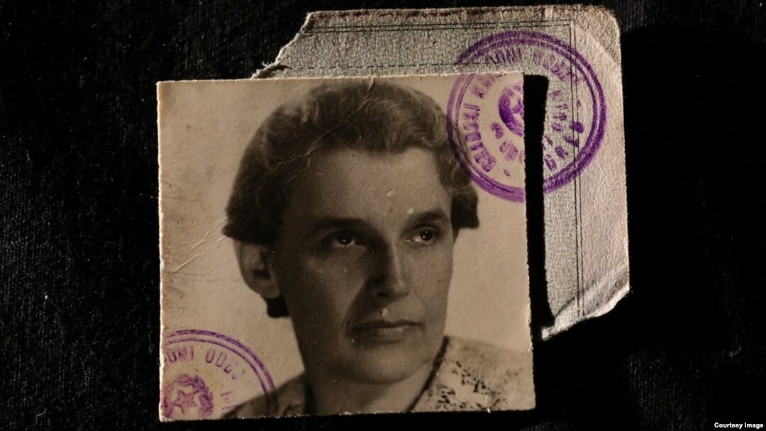 Fotografija Diane Budisavljević iz pasoša 1945. godine 