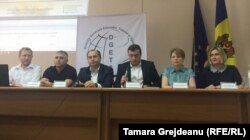 Participanții la dezbaterea Direcției Generale Educație