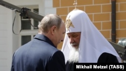  Владимир Путин и съветският патриарх Кирил. Москва, 4 май, 2017 година 