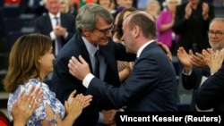 Eurodeputetët urojnë David-Maria Sassoli për zgjedhjen presidenti i Parlamentit Evropian. 