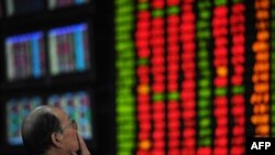 Ситуация на фондовом рынке Китая также вызывает опасения инвесторов