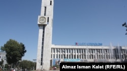 Здание главного офиса "Кыргызтелекома" в Бишкеке