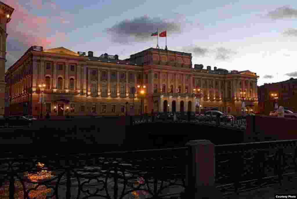 Photo: Alexander Belenky, "The St. Petersburg Times" - The Mariinsky Palace, home to the city's Legislative Assembly