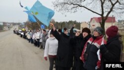 Жінки на мітингу проти війни й окупації, Сімферополь, 8 березня, 2014 року