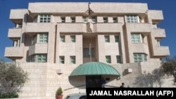 (FILES) Picture dated October 1997 shows the Israeli embassy in Amman