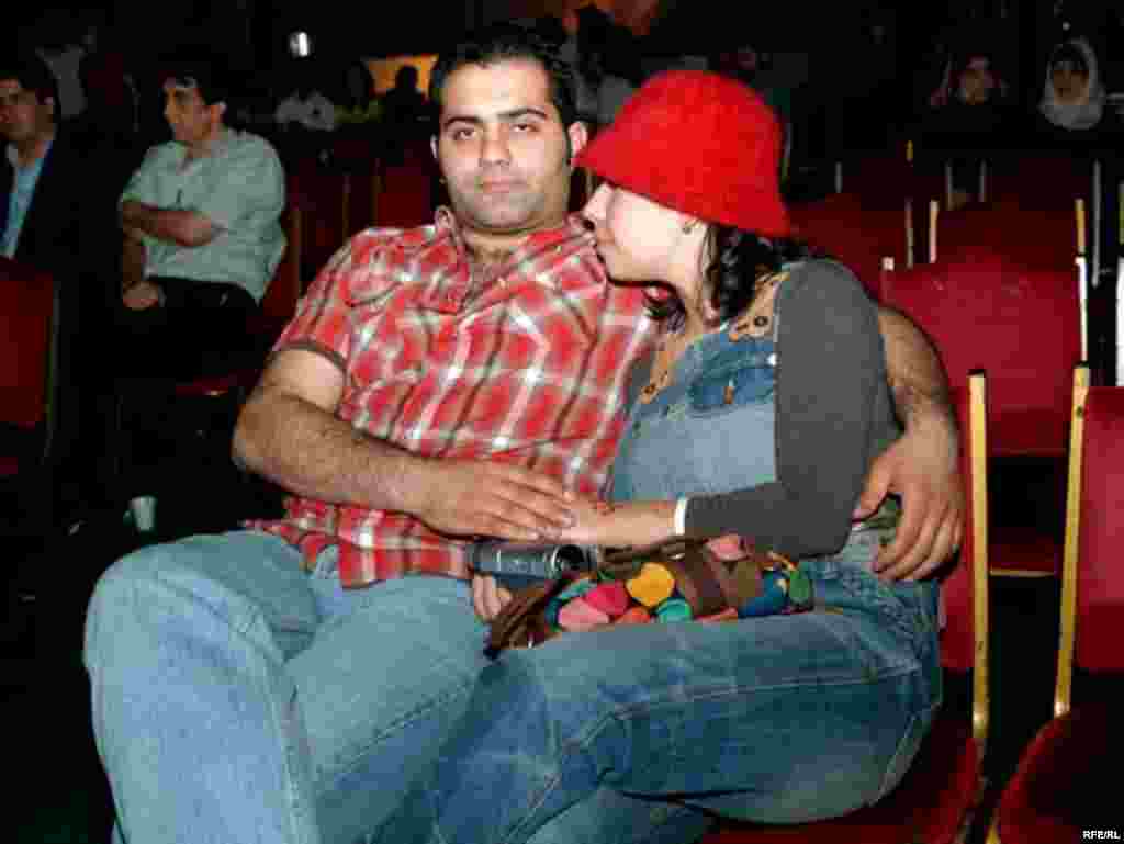 UAE, Reza Sadeghi Concert in Dubai, reza Sadeghi is an Iranian pop singer based in Iran, 03/27/2007