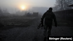 Украинский военнослужащий в прифронтовом городе Орехов, 26 марта 2026 года.