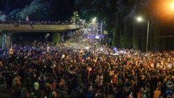 Oamenii promit să lupte în continuare pentru „Georgia europeană”, după ce parlamentul a aprobat legea „agenților străini”