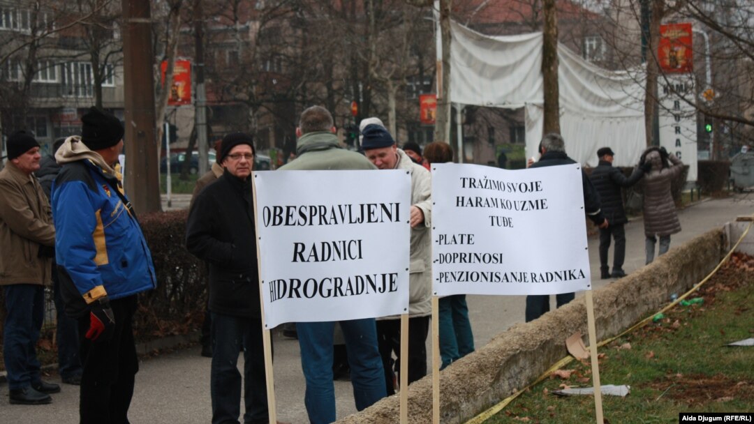 Radnici tvrde da im se duguje 36 plata