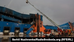 Зруйновані внаслідок російської атаки складські приміщення у Броварському районі Київської області. 5 серпня 2026 року