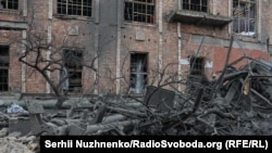 "Šteta, razmjeri razaranja ovdje su jednostavno šokantni", rekao je tokom posjete Heiko Thoms, ambasador Njemačke u Ukrajini. Termoelektrana u Kijevu, Darnicij, 4. februar 2026.