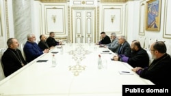 ფაშინიანი ხვდება სასულიერო იერარქებს. 2025 წლის 27 ნოემბერი