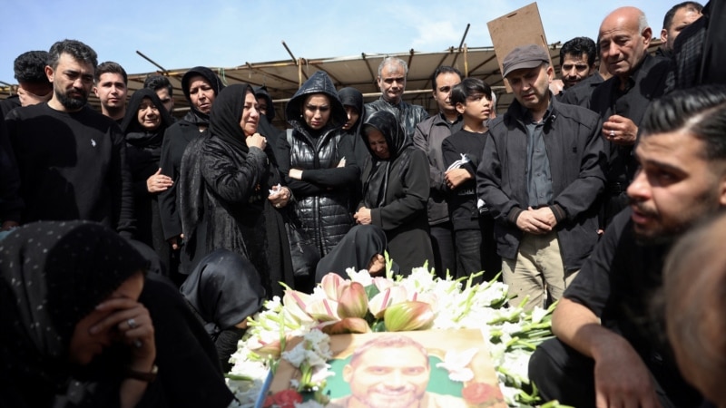 Iranianët rrëfejnë për REL-in se si është të jesh brenda Iranit këto ditë