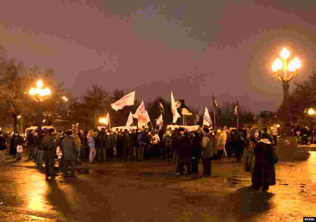 Пикет закончился без происшествий.