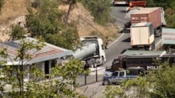 Գորիս – Կապան ճանապարհին դիմակավորված ու զինված ադրբեջանցիները շարունակում են կագնեցնել իրանական բեռնատարները
