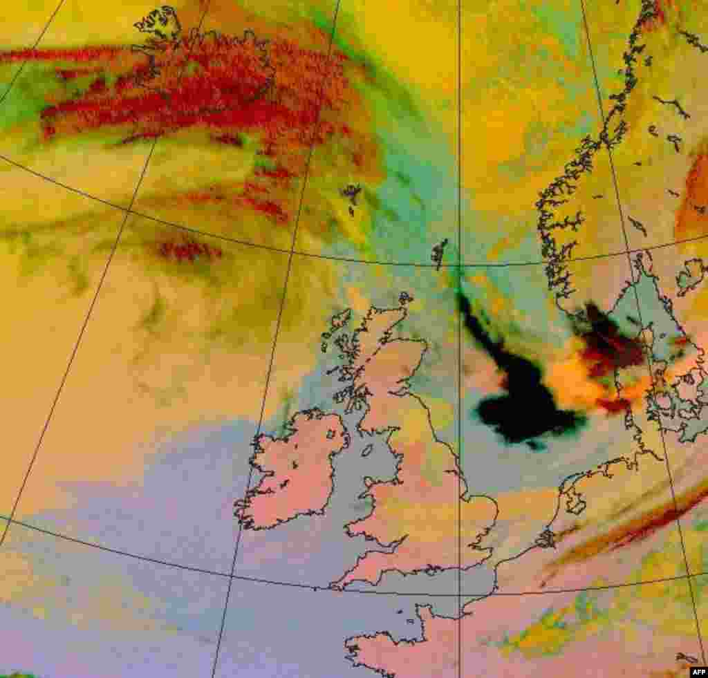 Сателитска карта на облакот од пепел од ерупцијата на вулканот на Исланд