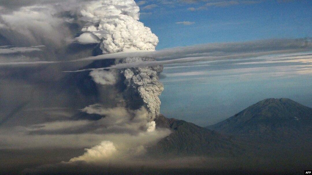 Vulkan Merapi, fotoarhiv