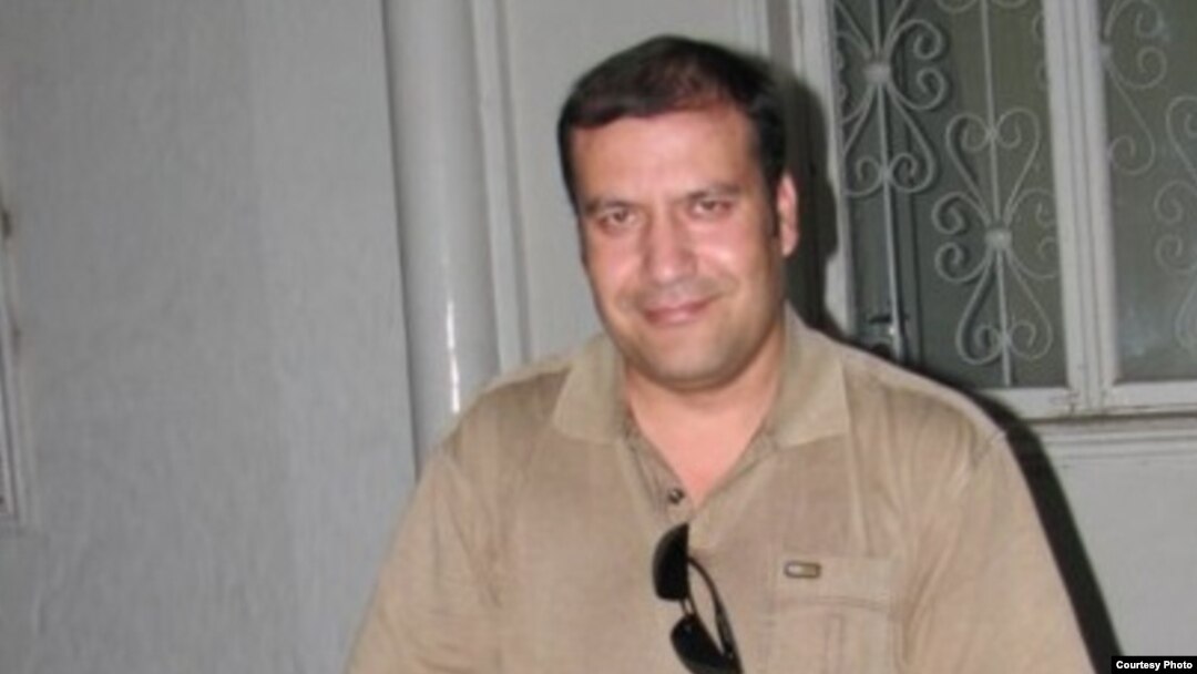 Critics say that the 12-year prison sentence Tajik journalist Hairullo Mirsaidov received for alleged financial crimes was politically motivated. (file photo)