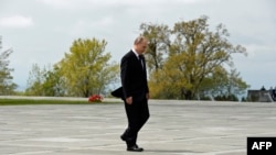 ՌԴ նախագահը Ծիծեռնակաբերդի հուշահամալիրում, 2015թ.