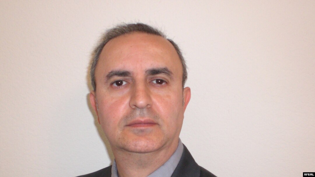 فرهاد ثابتان، استاد اقتصاد دانشگاه ايالتی کاليفرنيا و از مسئولان مطالعات و مسائل حقوق بشر جامعه جهانی بهايی.