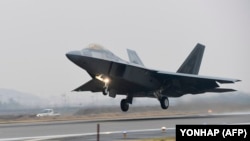 Two U.S. F-22 warplanes were scrambled in the incident. (file photo)