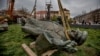 Снос памятника маршалу Коневу в Праге 3 апреля 2020 года