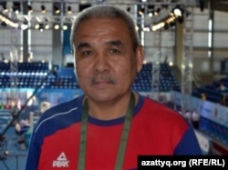 Тренер по боксу Дамир Буданбеков. Астана, май 2012 года.