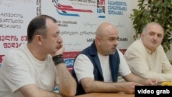 კადრი ვიდეოდან: საინიციატივო ჯგუფის წევრები