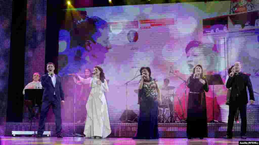 Казан дәүләт мәдәният һәм сәнгать уку йортын бетерүчеләр һәм мөгаллимнәре