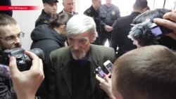 «Невиновен»: российского историка Дмитриева оправдали, толпа скандировала «ура» (видео)