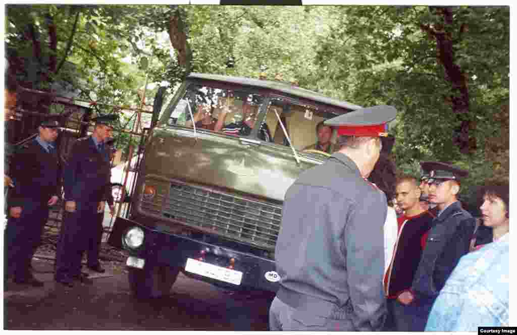19 iulie 2004, devastarea şcolii numărul 20 (actualmente Liceul &quot;Lucian Blaga&quot;) din Tiraspol