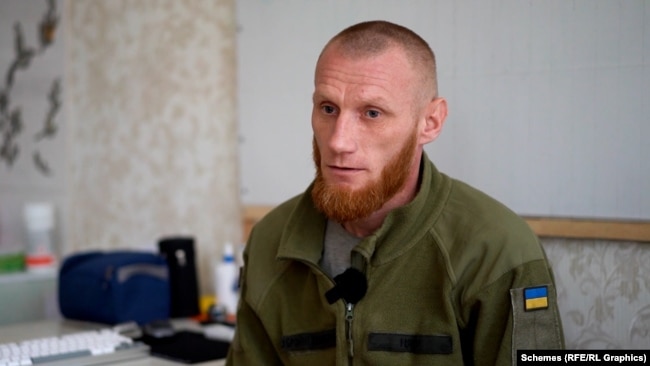 Ushtari ukrainas, Oleksandr Nyahu është në proces të shërimit pas një sulmi me granatë kimike.