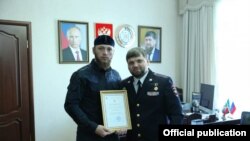 Идрис Черхигов (справа)
