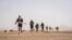 "Құмды марафон" (Marathon des Sables) әлемдегі ең қиын жаяу жарыс саналады. 9 сәуірде басталған биылғы марафонға мыңнан астам адам қатысып жатыр. Жарыс 16 сәуірде аяқталады.&nbsp;