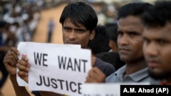 دست‌نوشته یک آواره روهینگیایی در بنگلادش که خواستار اجرای «اجرای عدالت» شده است.