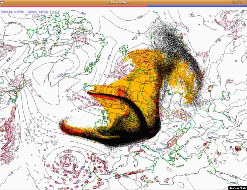 Проектирано движење на исландскиот облак од пепел(16.4. 2200 UTC) - Овие слики покажуваат проекција на движењето на облаците пепел од вулканска ерупција на Исланд низ Европа. Боите на сајтот претставуваат: жолто: пепел што ќе падне сам по себе црвено: пепел што ќе падне од врнежи црна: вистинскиот облак со пепел облак Извор: Норвешки Метеоролошки Институт